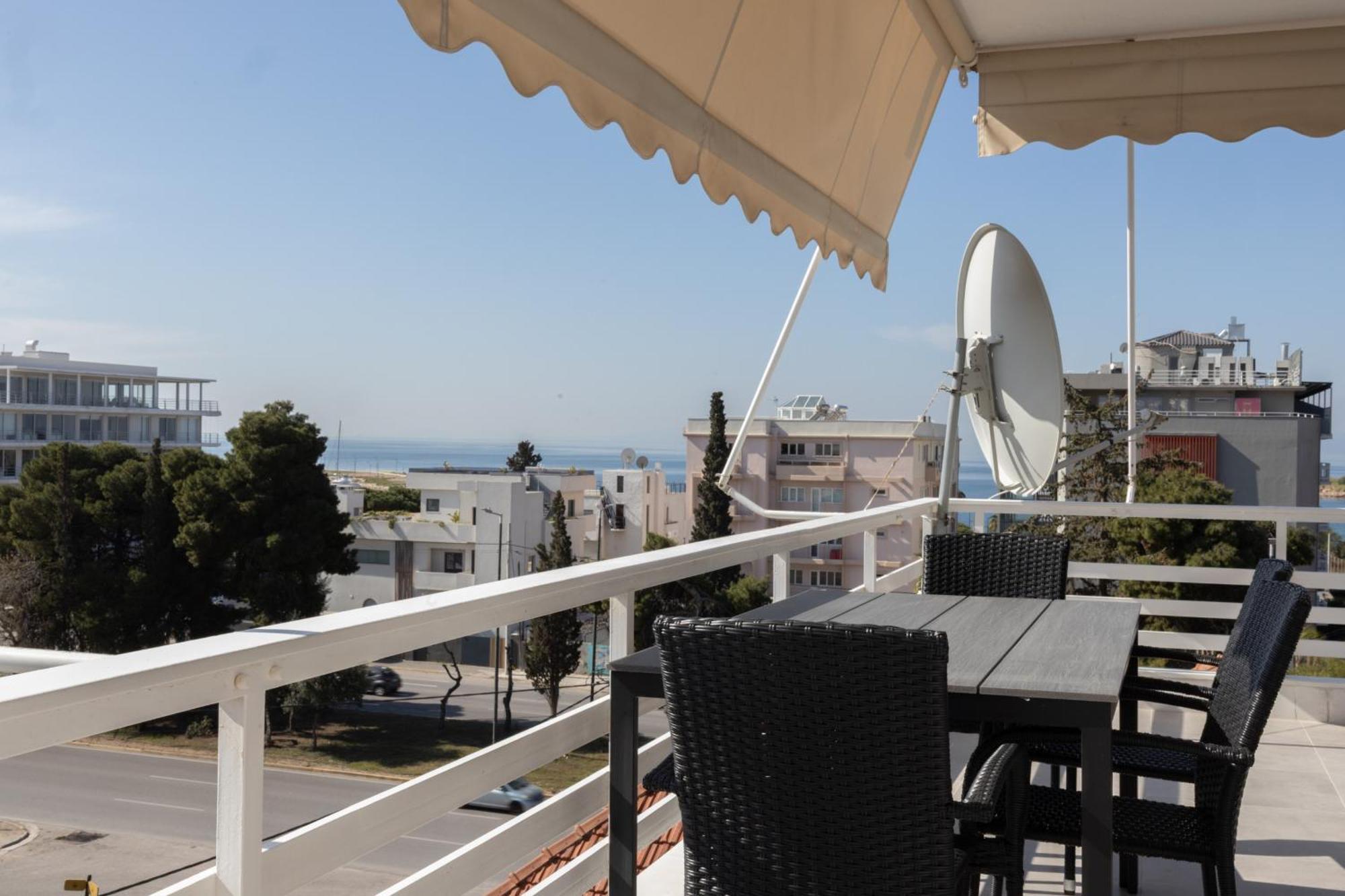 Luxurious 3-Bedroom Seaside Retreat Fully Renovated In 2025 Athen Eksteriør bilde