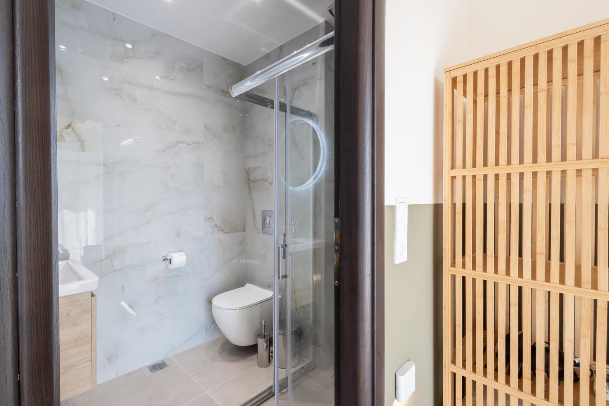 Luxurious 3-Bedroom Seaside Retreat Fully Renovated In 2025 Athen Eksteriør bilde