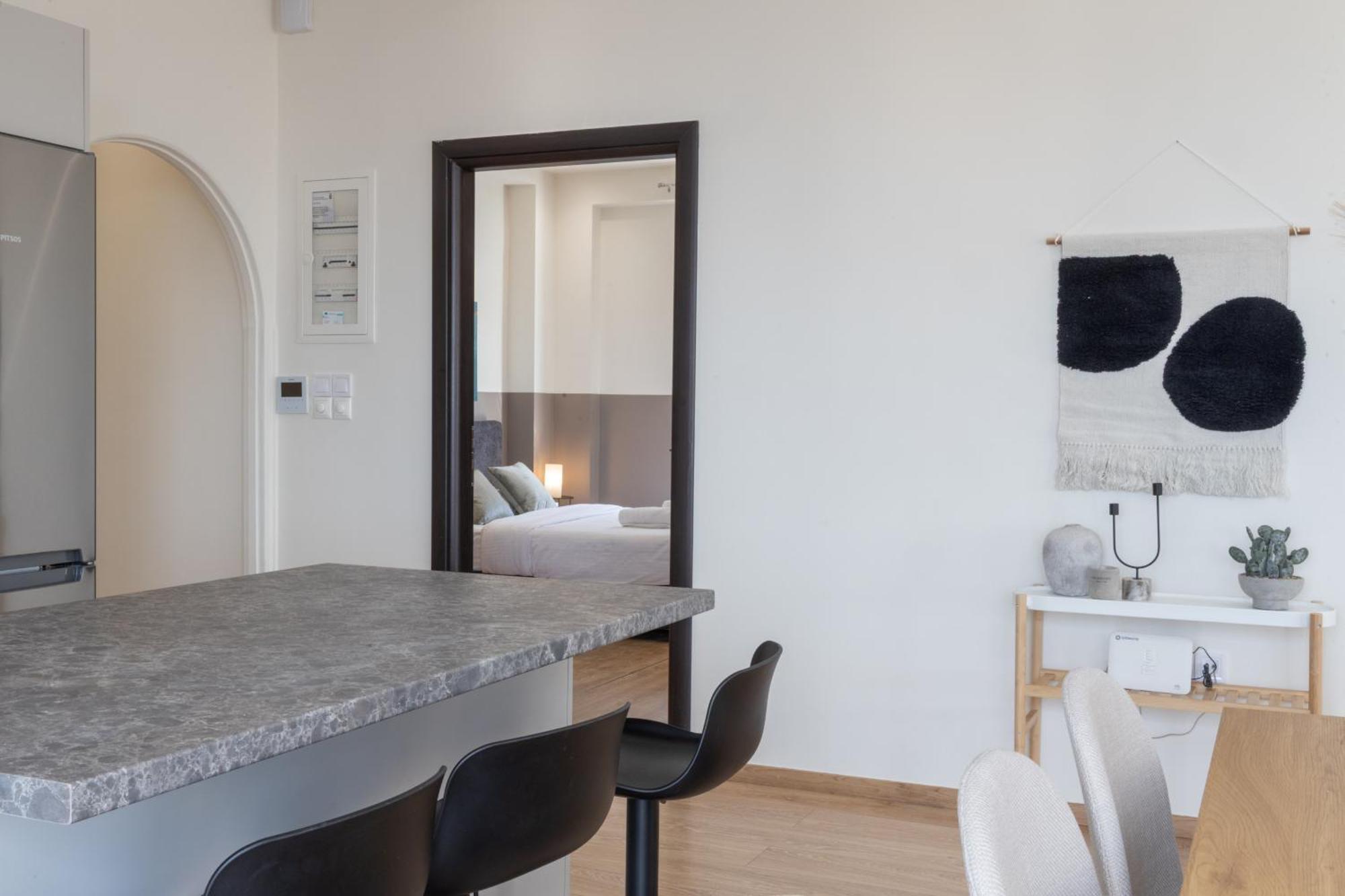 Luxurious 3-Bedroom Seaside Retreat Fully Renovated In 2025 Athen Eksteriør bilde