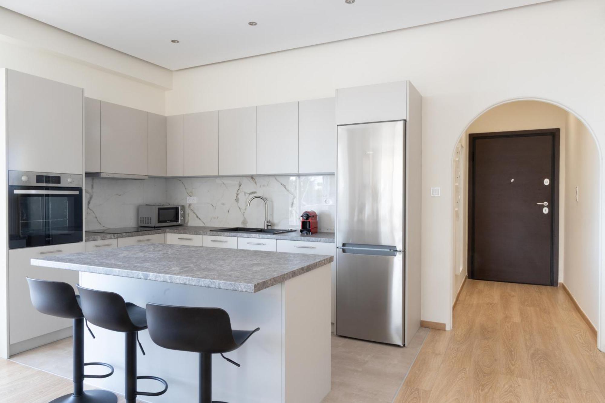 Luxurious 3-Bedroom Seaside Retreat Fully Renovated In 2025 Athen Eksteriør bilde