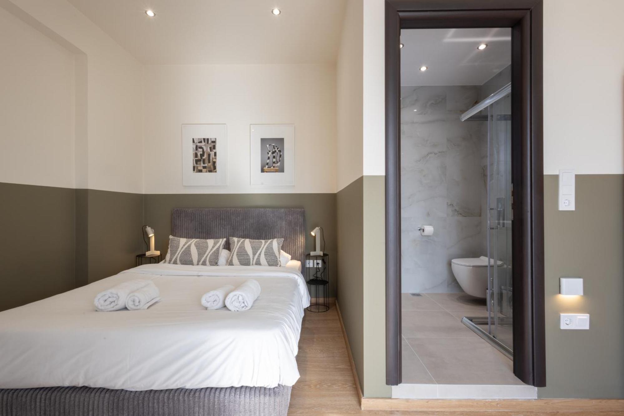 Luxurious 3-Bedroom Seaside Retreat Fully Renovated In 2025 Athen Eksteriør bilde