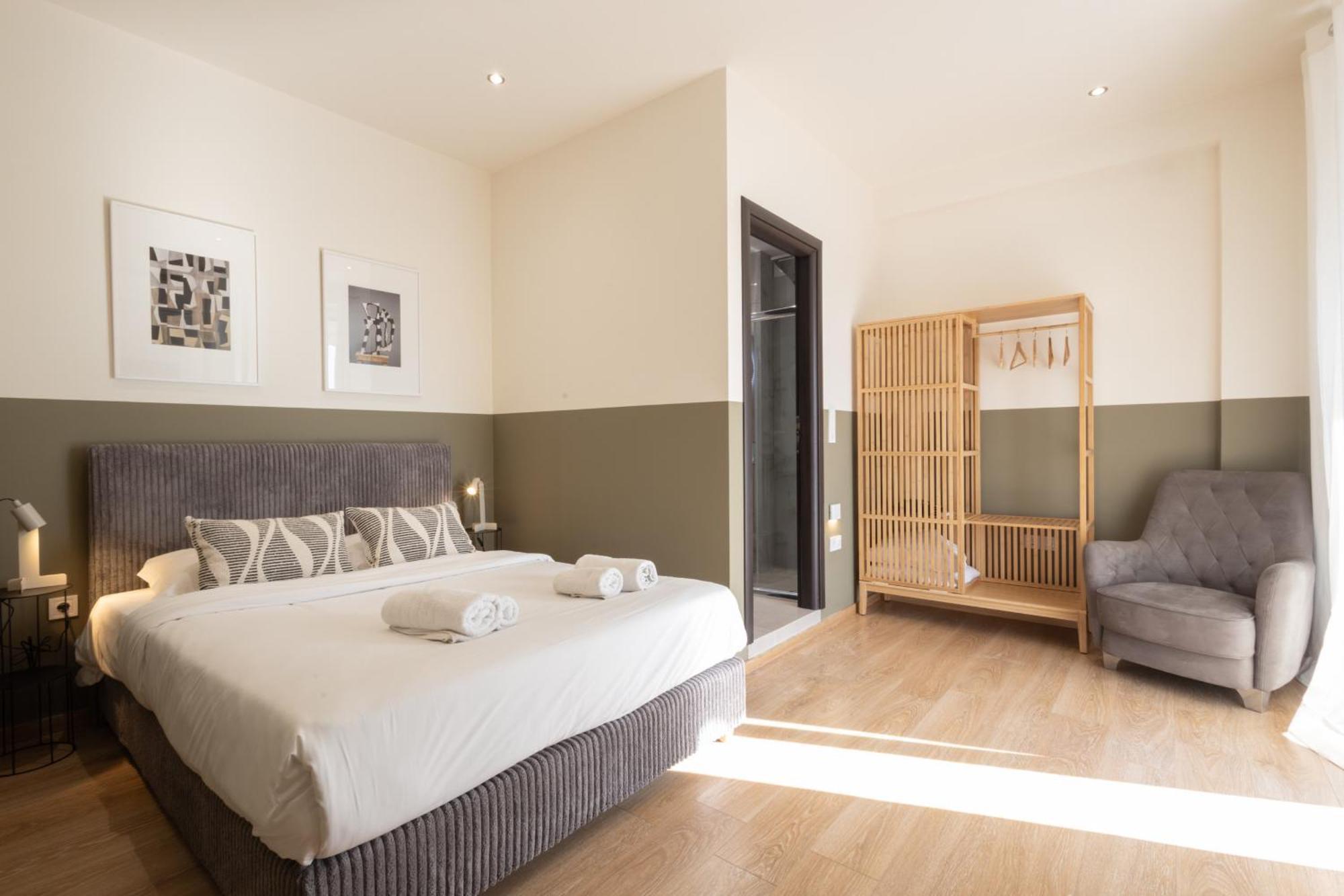 Luxurious 3-Bedroom Seaside Retreat Fully Renovated In 2025 Athen Eksteriør bilde